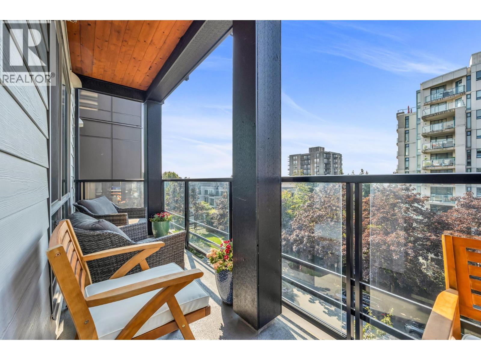 Photo 18 of 404 128 E 8th Street, North Vancouver BC
