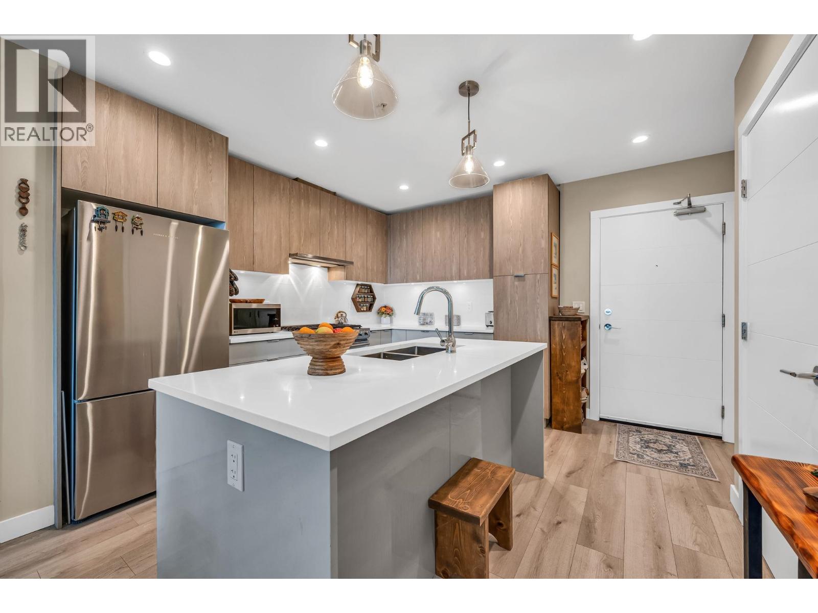 Photo 7 of 404 128 E 8th Street, North Vancouver BC