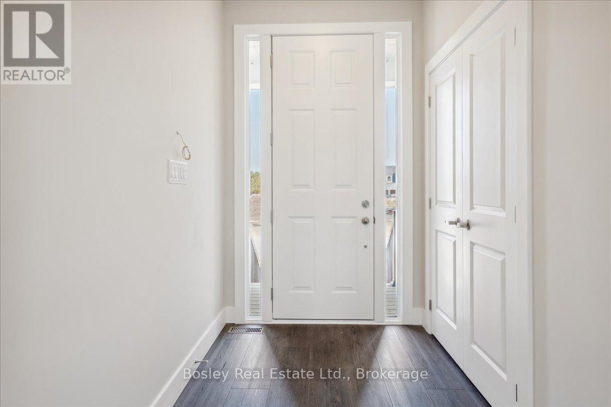 Photo 10 of 163 Sugar Maple Street, Blue Mountains ON