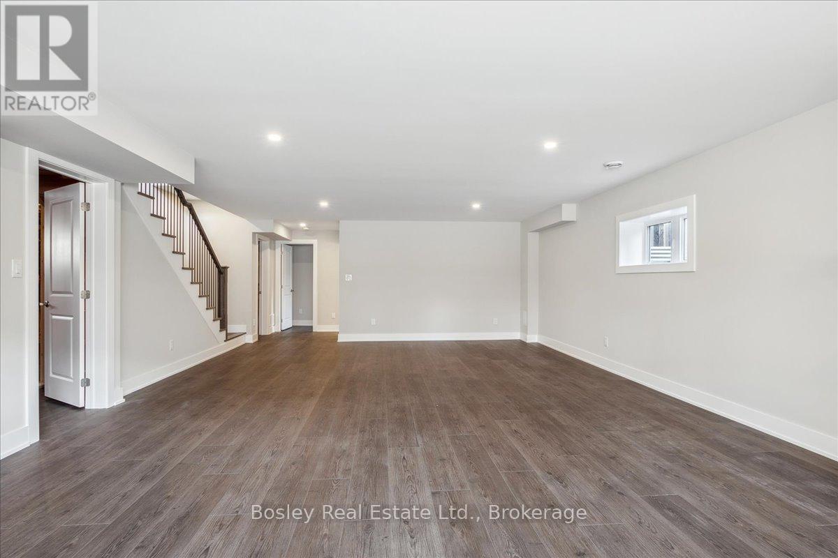 Photo 36 of 163 Sugar Maple Street, Blue Mountains ON