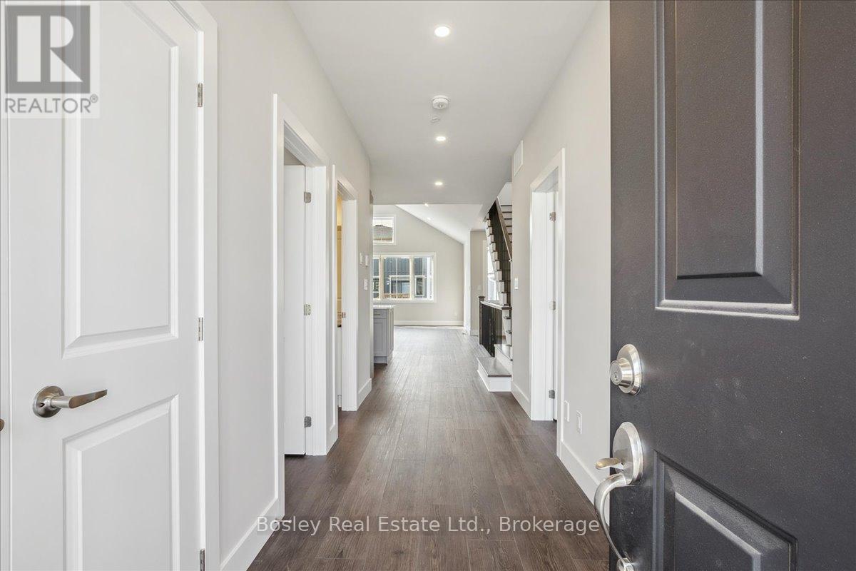 Photo 9 of 163 Sugar Maple Street, Blue Mountains ON