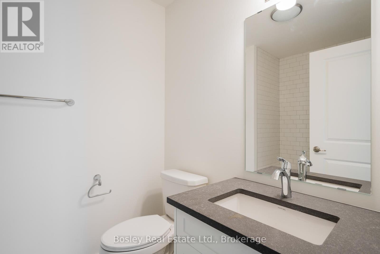 Photo 25 of 132 White Oak Crescent, Blue Mountains ON