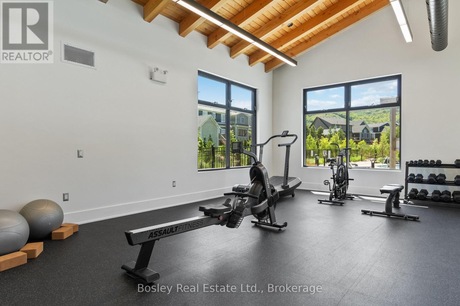 Photo 37 of 132 White Oak Crescent, Blue Mountains ON