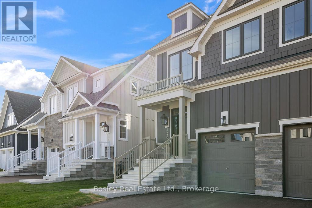Photo 4 of 132 White Oak Crescent, Blue Mountains ON