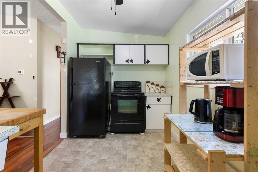 Photo 11 of 3725 41 Street Sw, Calgary AB