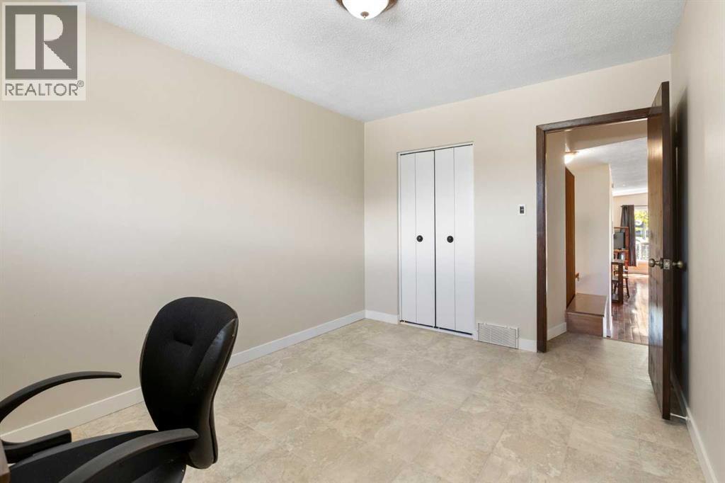 Photo 16 of 3725 41 Street Sw, Calgary AB