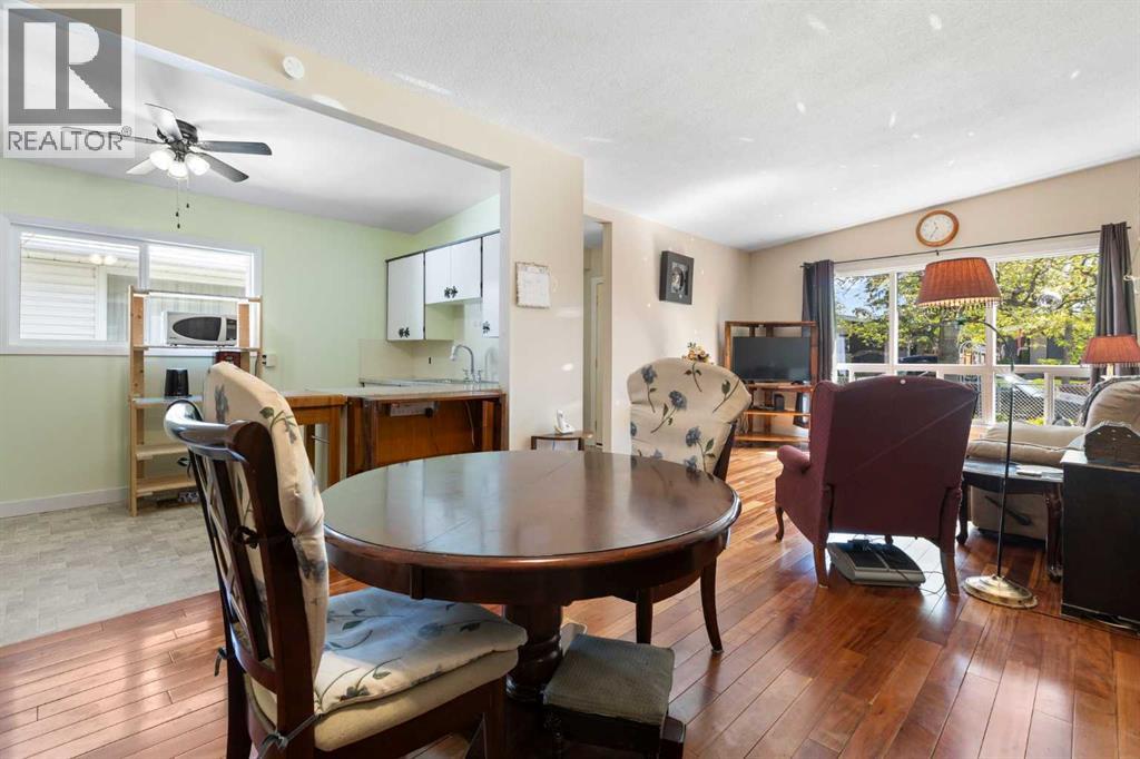 Photo 9 of 3725 41 Street Sw, Calgary AB