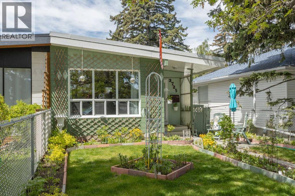 Photo 2 of 3725 41 Street Sw, Calgary AB
