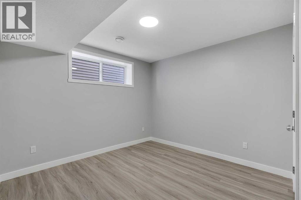 Photo 25 of 1870 Rangeview Drive Se, Calgary AB