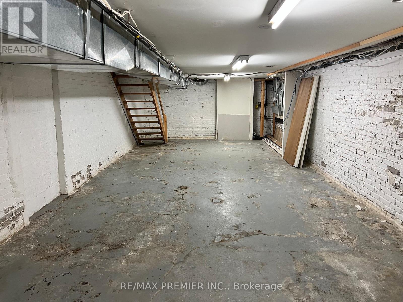 Photo 10 of Main Floor 459 Roncesvalles Avenue, Toronto ON