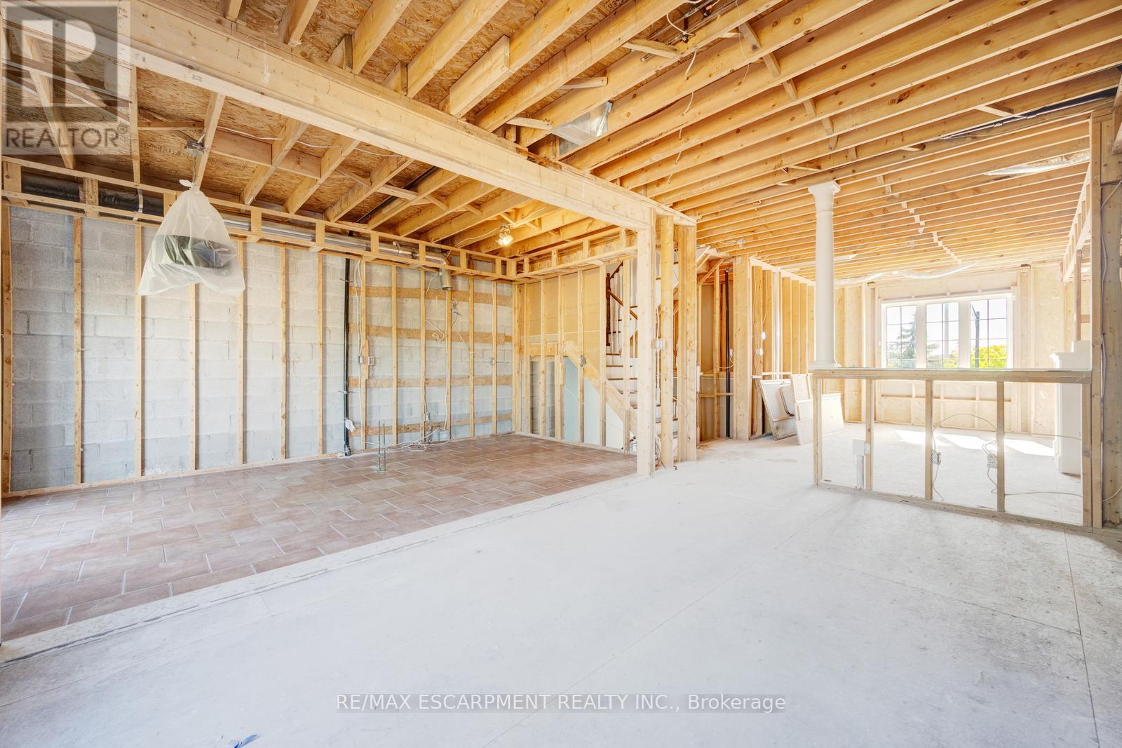 Photo 11 of 6544 Opera Glass Crescent, Mississauga ON