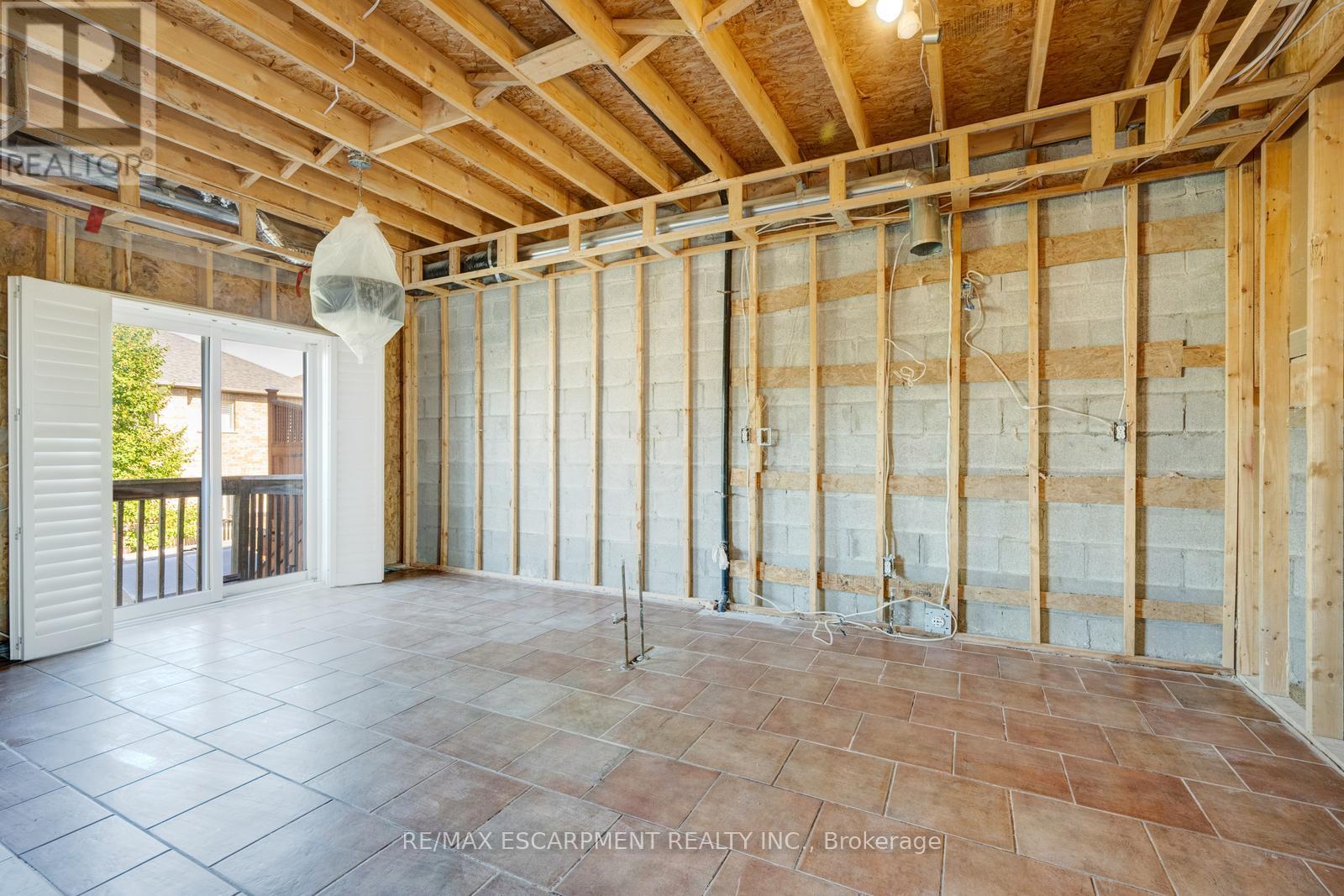 Photo 13 of 6544 Opera Glass Crescent, Mississauga ON