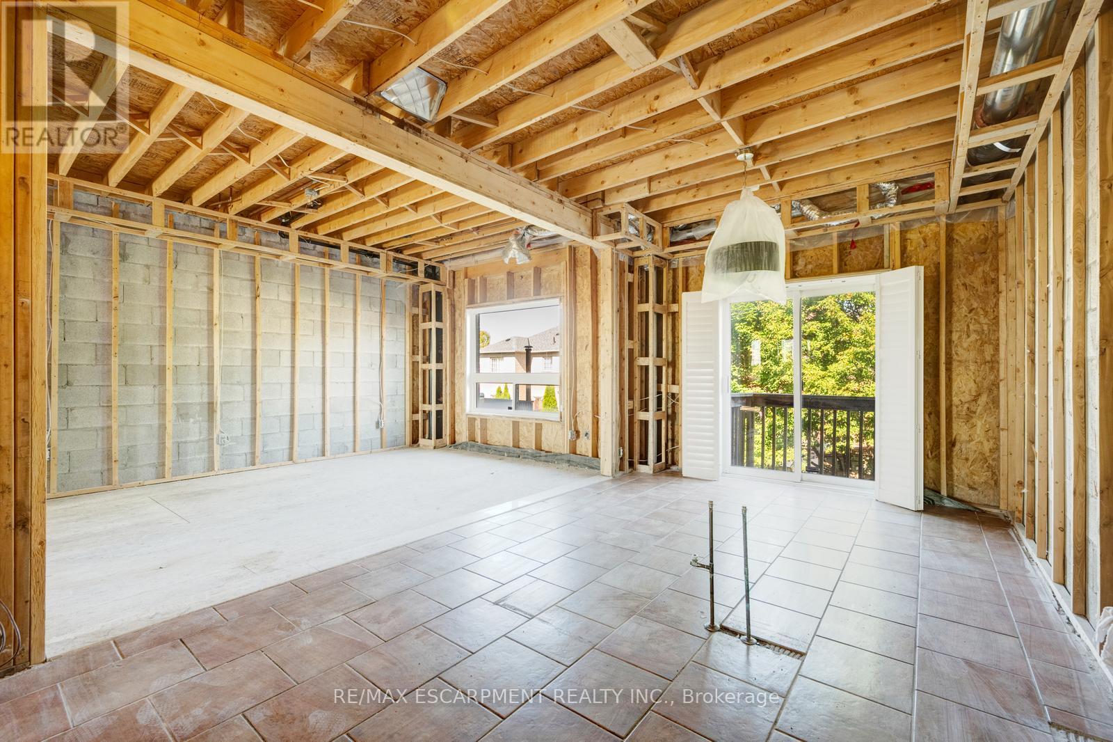 Photo 14 of 6544 Opera Glass Crescent, Mississauga ON