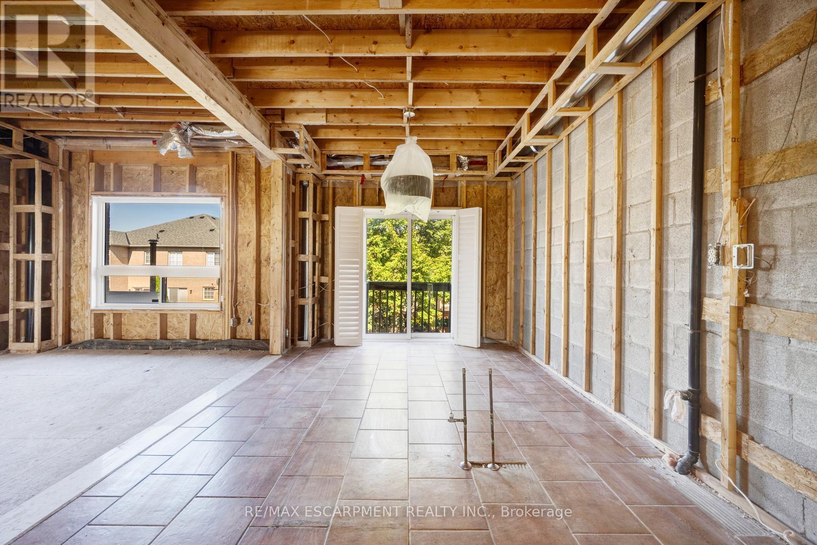 Photo 15 of 6544 Opera Glass Crescent, Mississauga ON