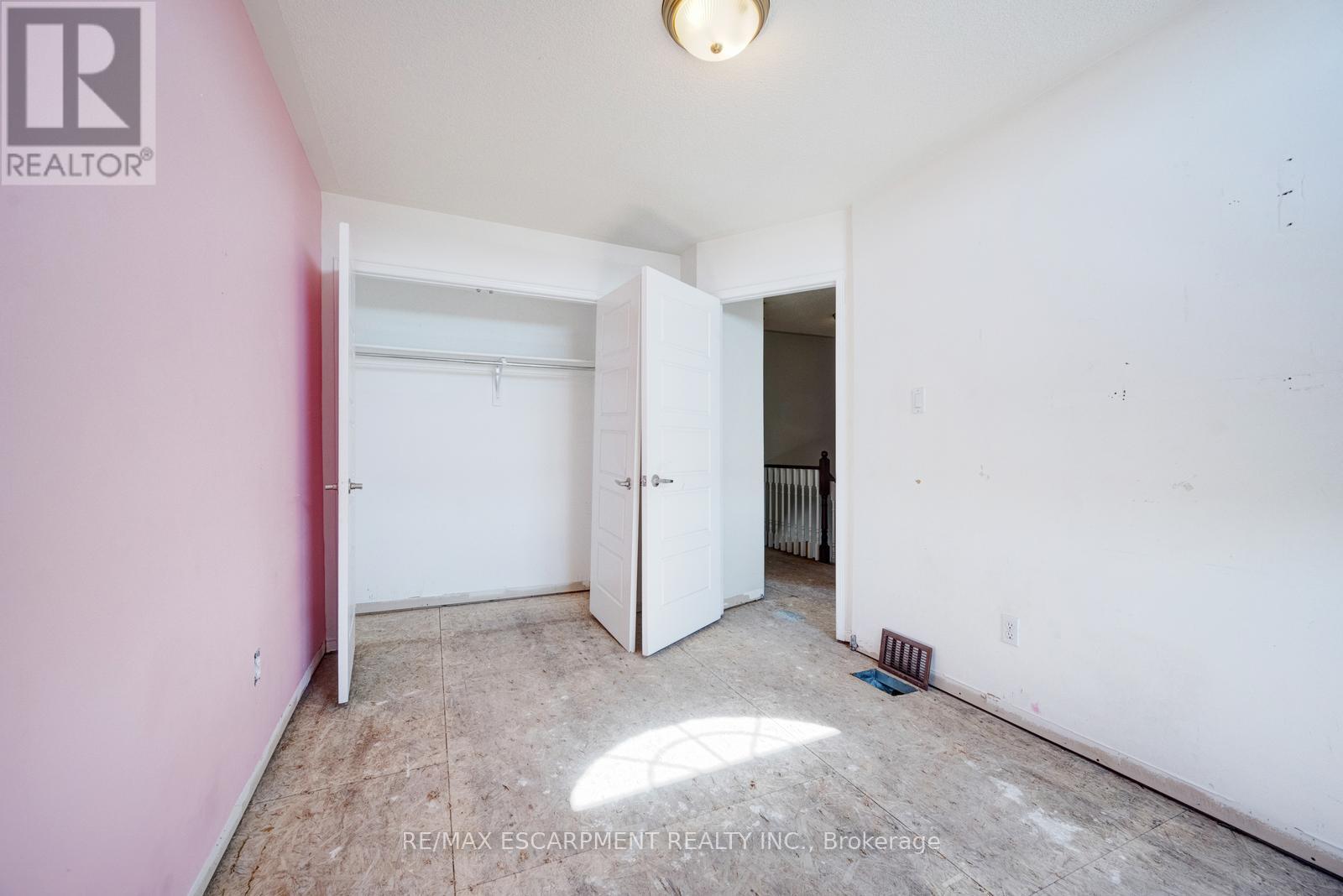Photo 26 of 6544 Opera Glass Crescent, Mississauga ON