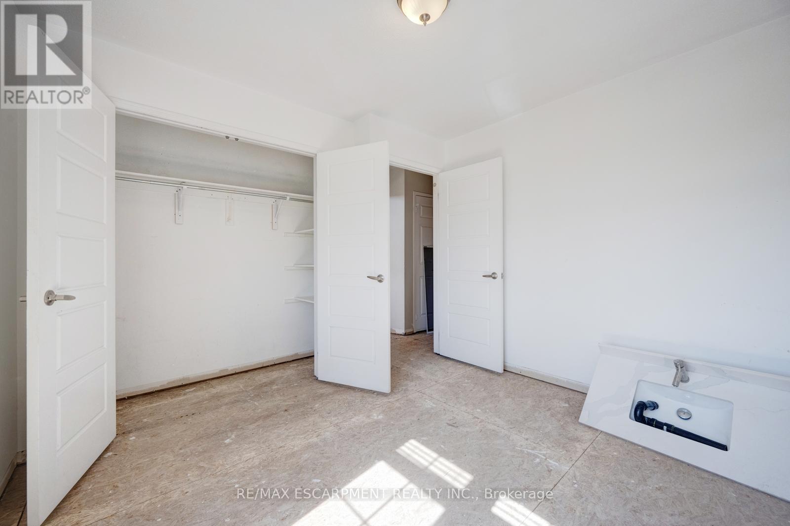 Photo 29 of 6544 Opera Glass Crescent, Mississauga ON