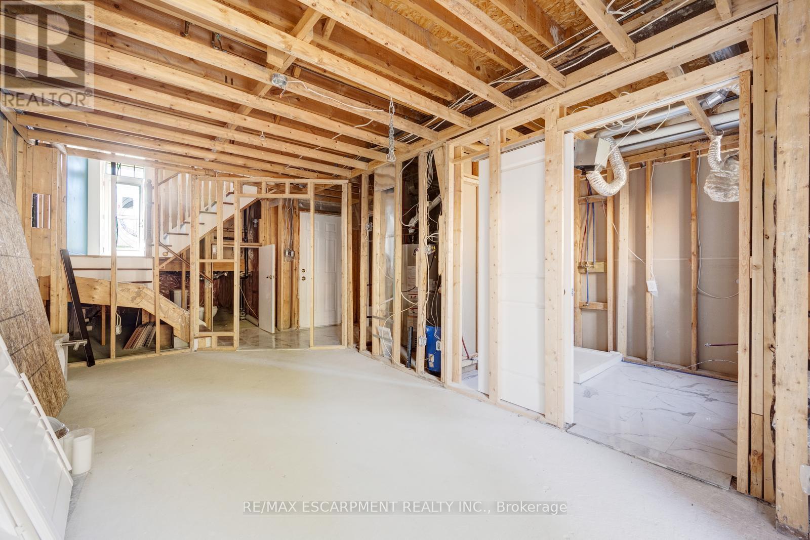 Photo 33 of 6544 Opera Glass Crescent, Mississauga ON