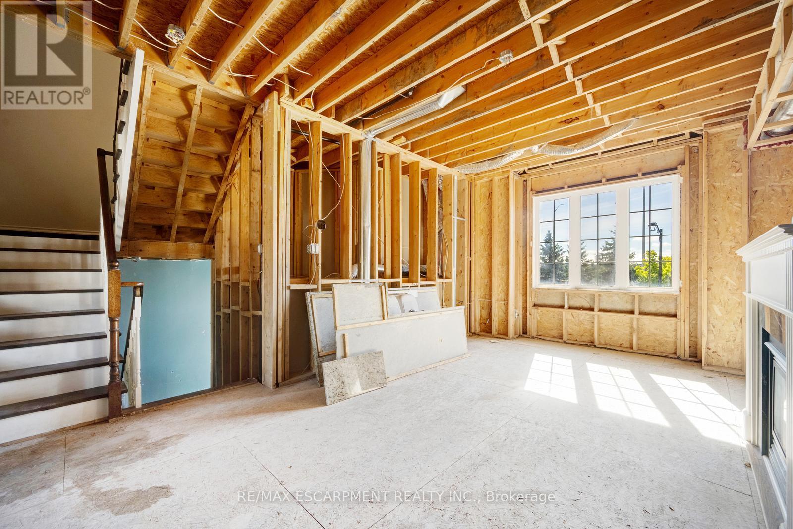 Photo 6 of 6544 Opera Glass Crescent, Mississauga ON