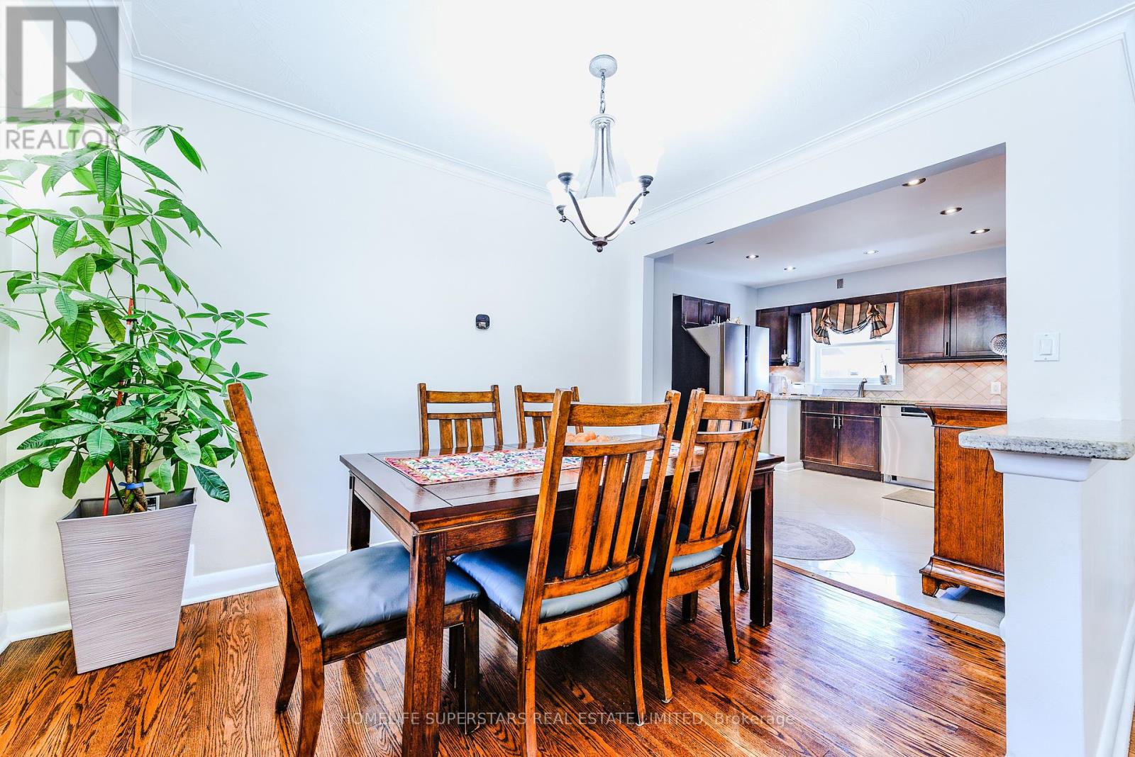 Photo 11 of 3987 Bloor Street W, Toronto ON