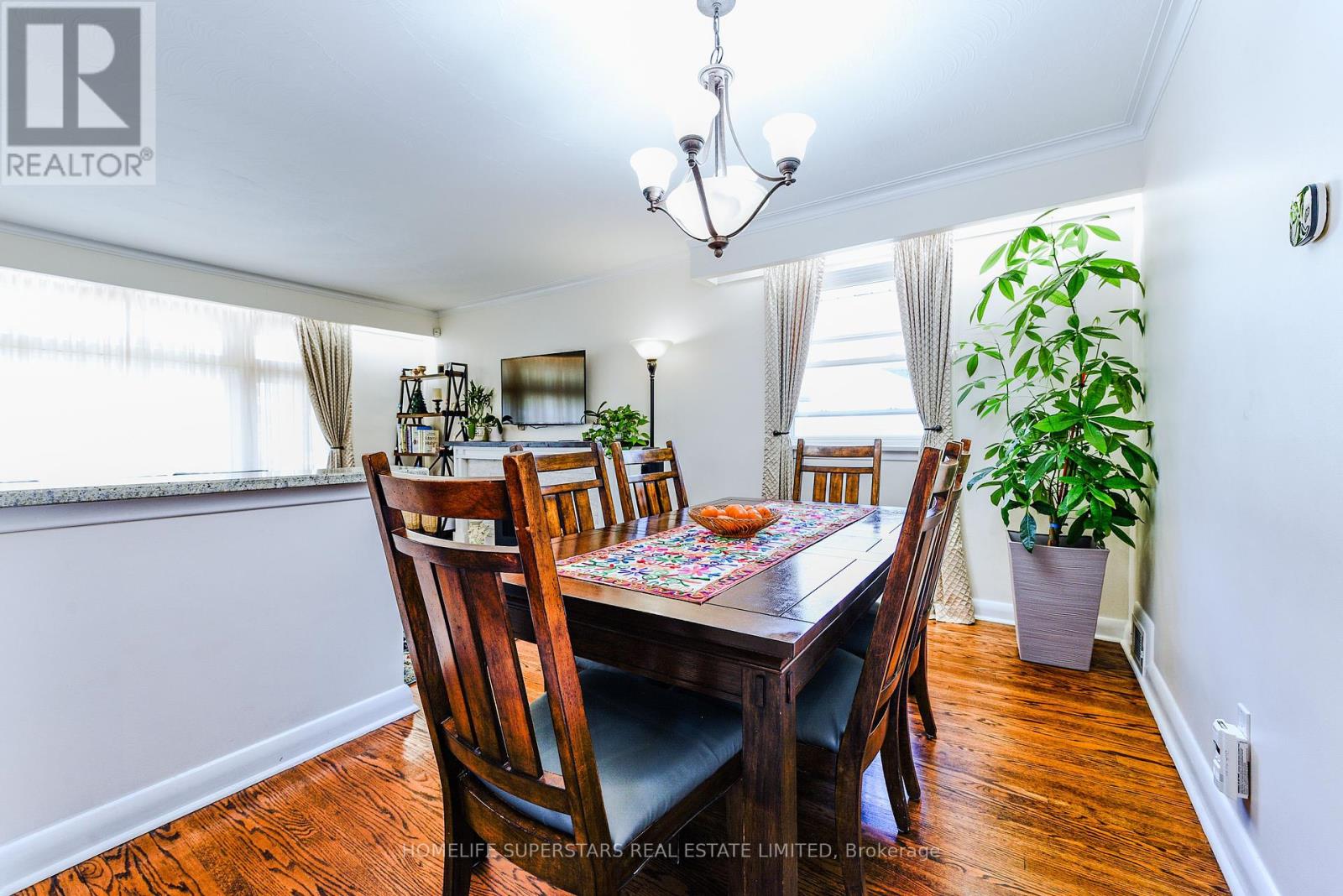 Photo 12 of 3987 Bloor Street W, Toronto ON
