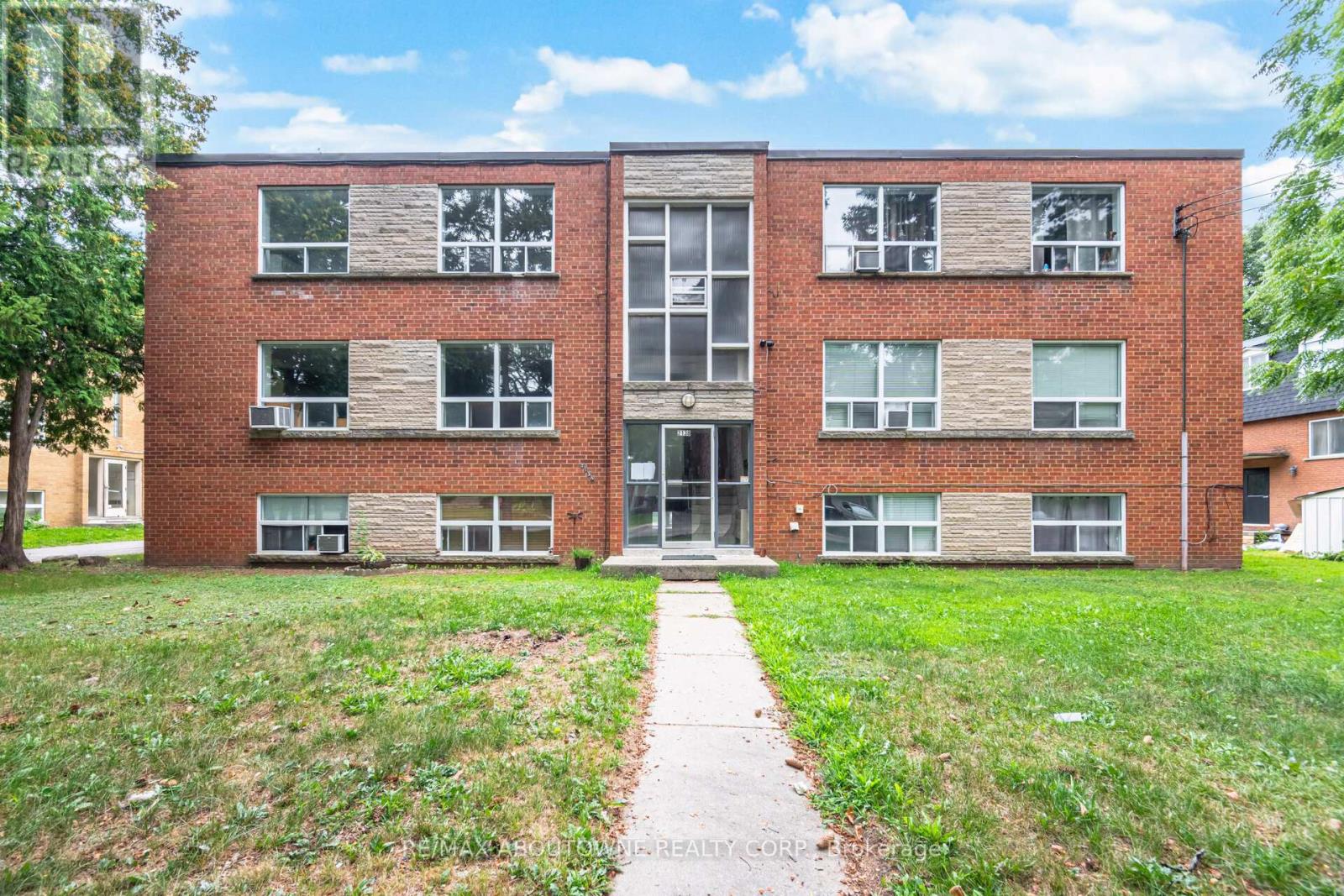 Photo 1 of 5 2138 Ghent Avenue, Burlington ON