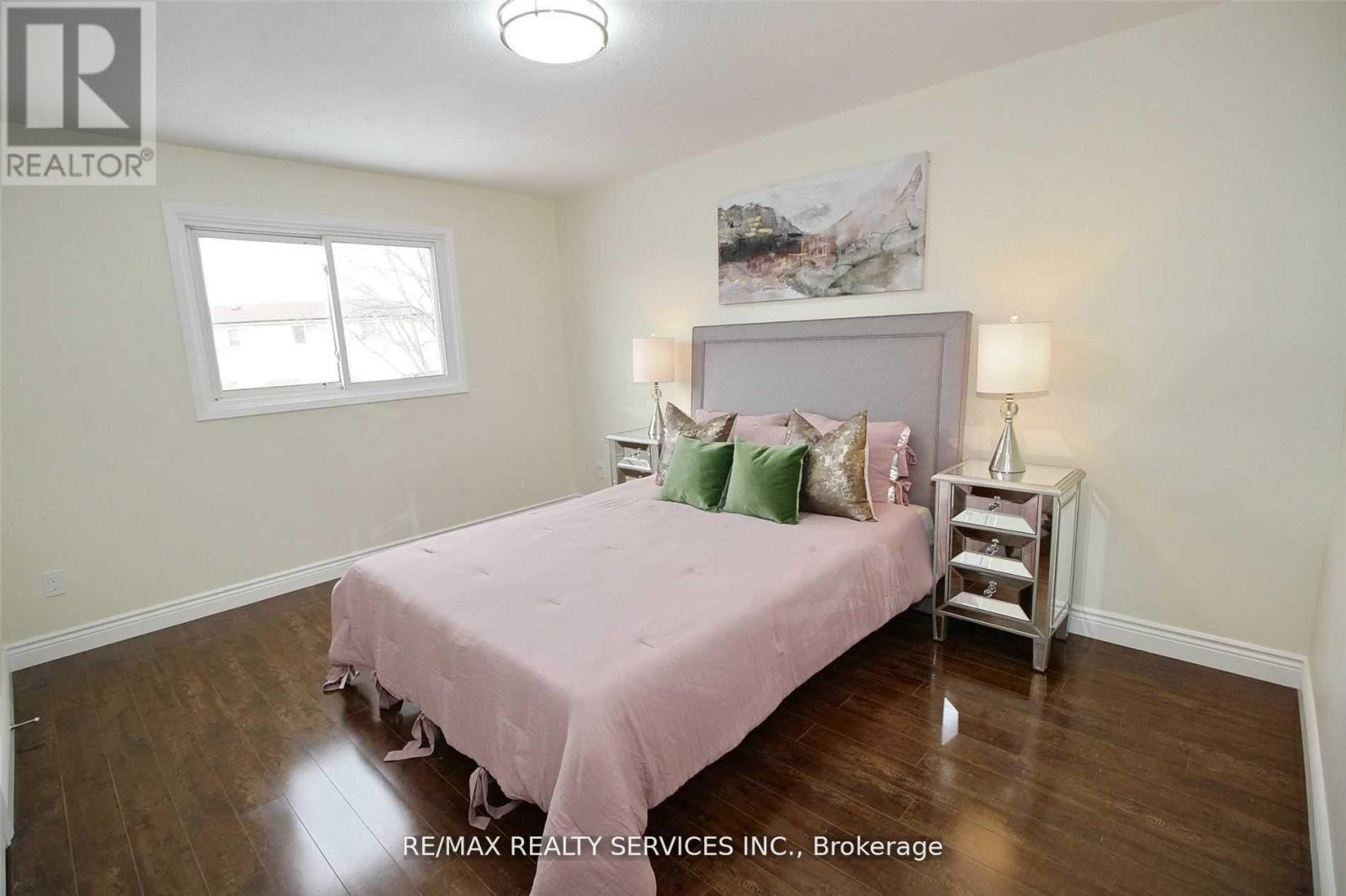 Photo 12 of 18 Festoon Place, Brampton ON