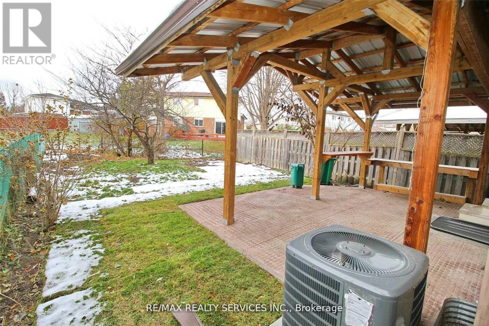 Photo 16 of 18 Festoon Place, Brampton ON