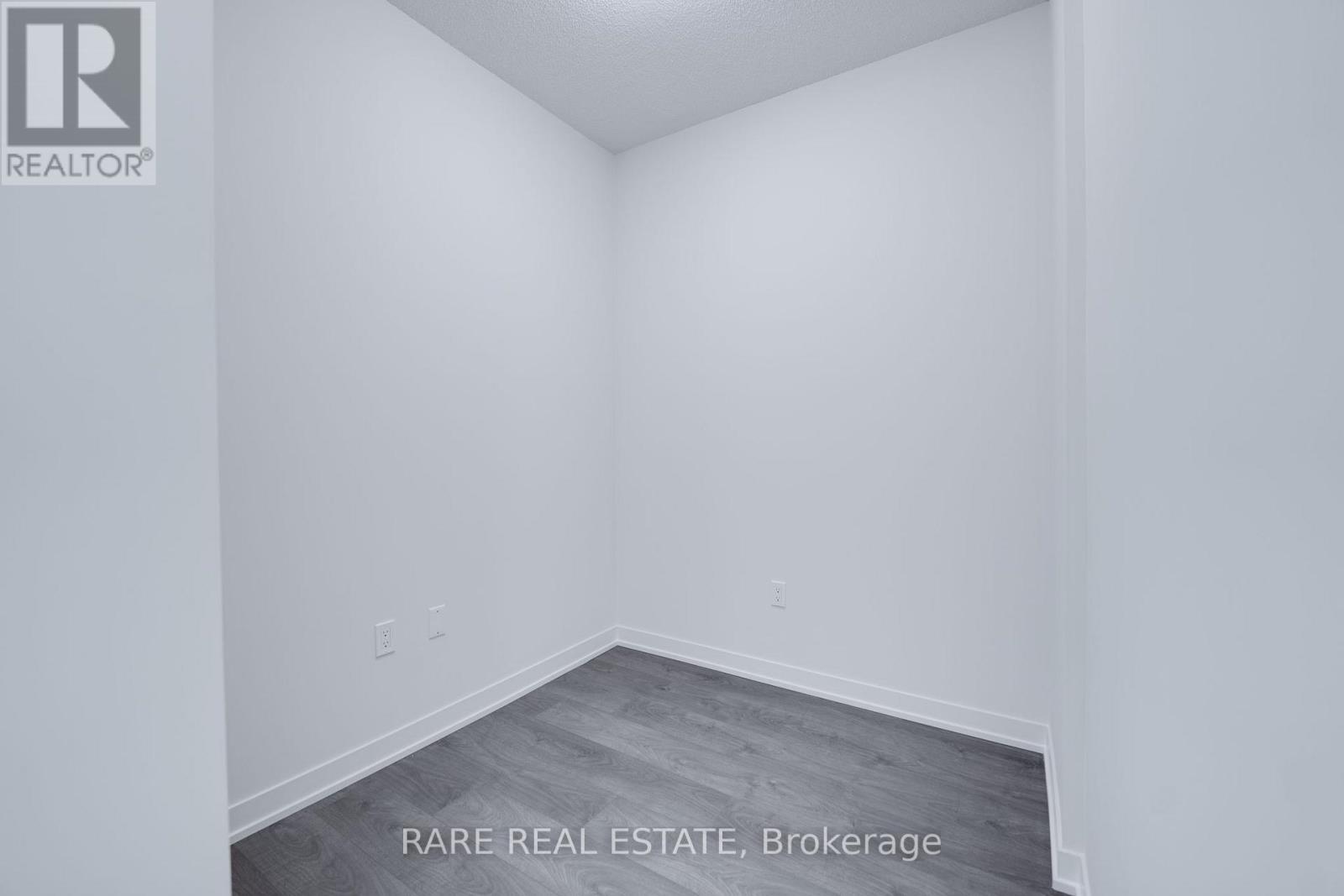 Photo 10 of 2803 38 Annie Craig Drive, Toronto ON