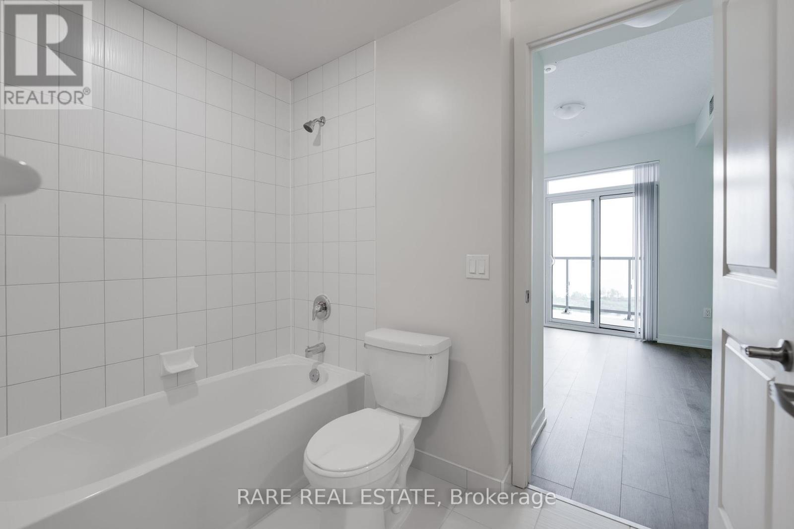 Photo 12 of 2803 38 Annie Craig Drive, Toronto ON
