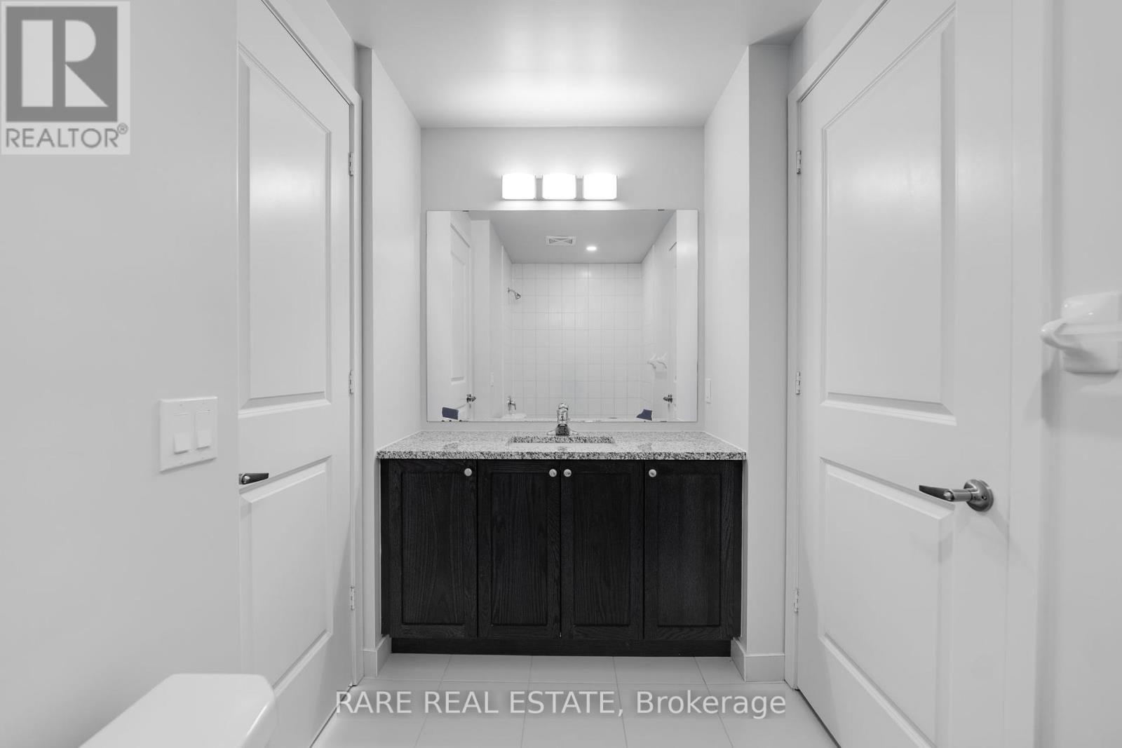 Photo 13 of 2803 38 Annie Craig Drive, Toronto ON