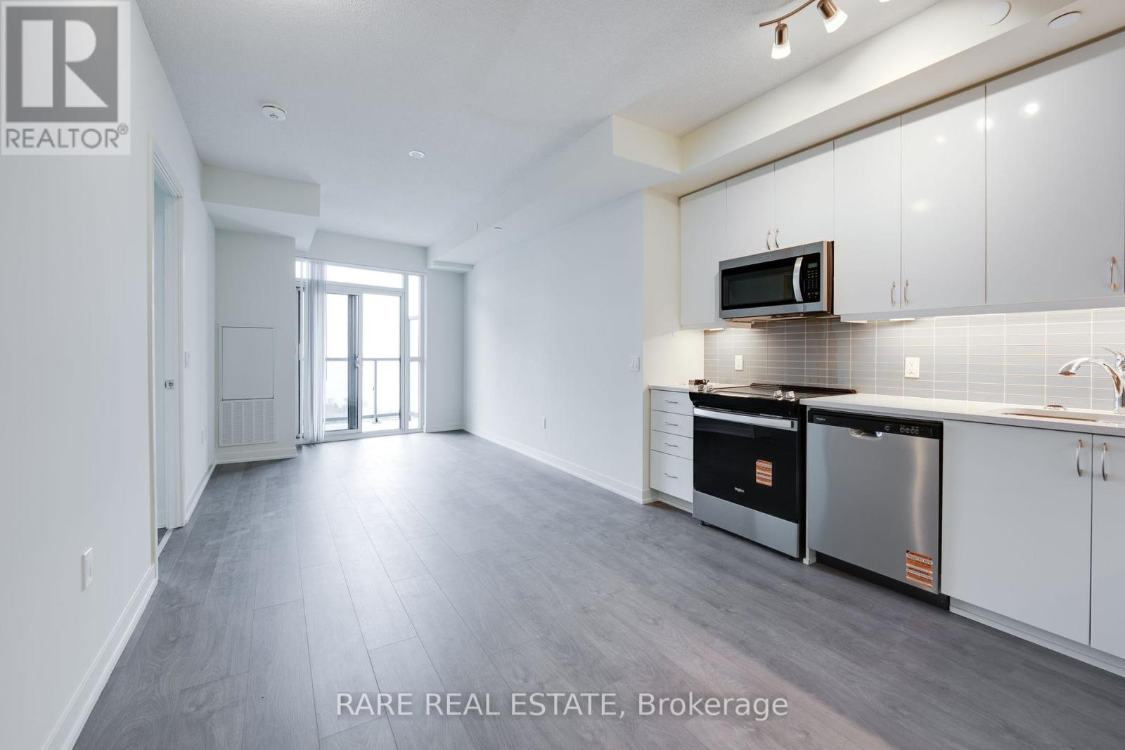 Photo 4 of 2803 38 Annie Craig Drive, Toronto ON