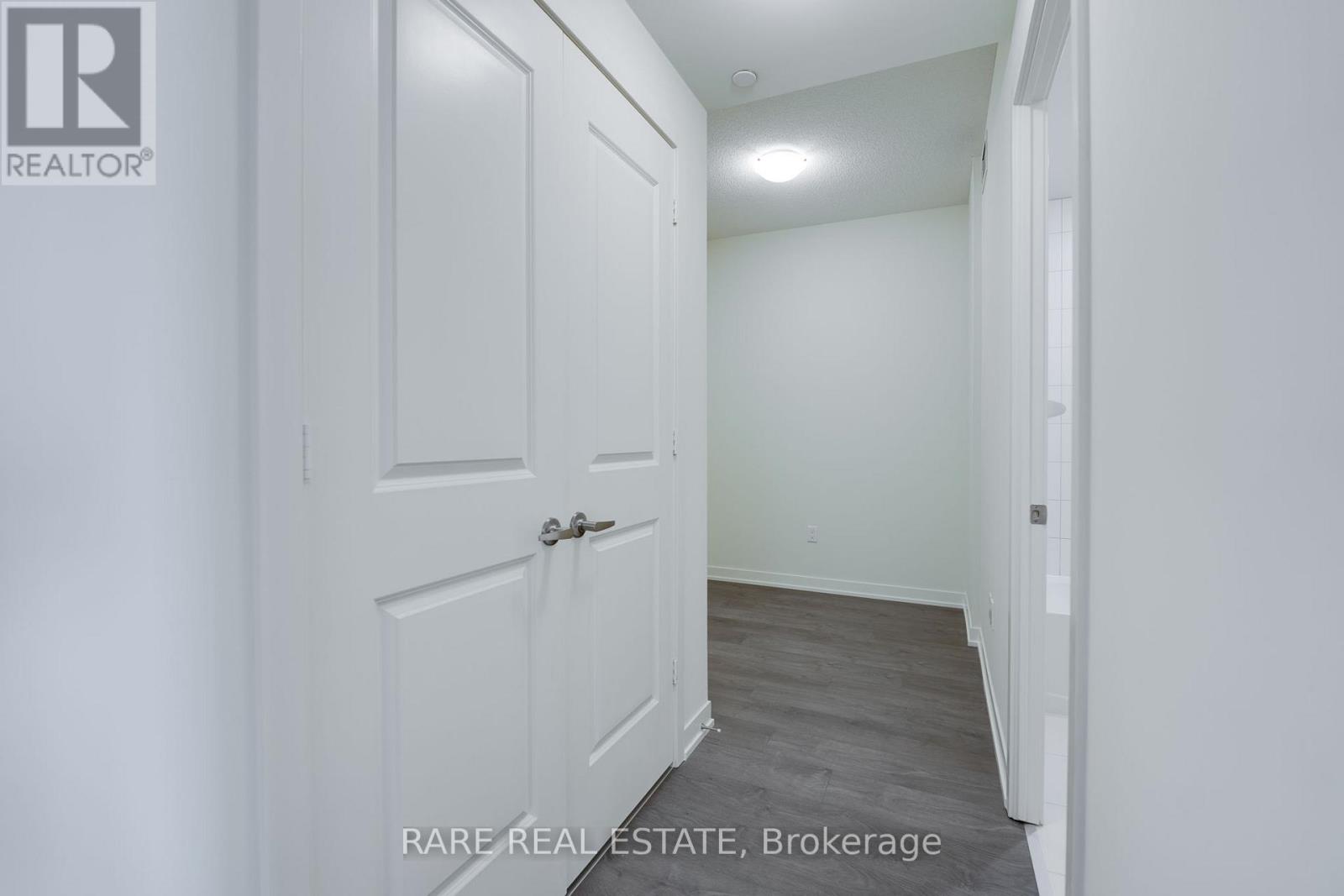 Photo 9 of 2803 38 Annie Craig Drive, Toronto ON