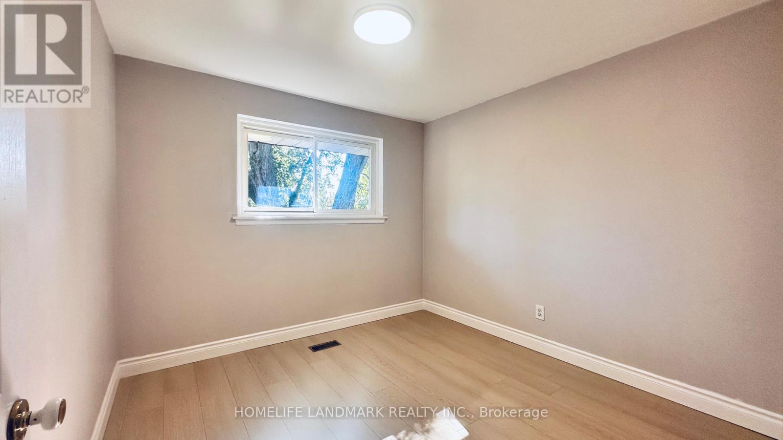 Photo 11 of 3463 Orion Crescent, Mississauga ON