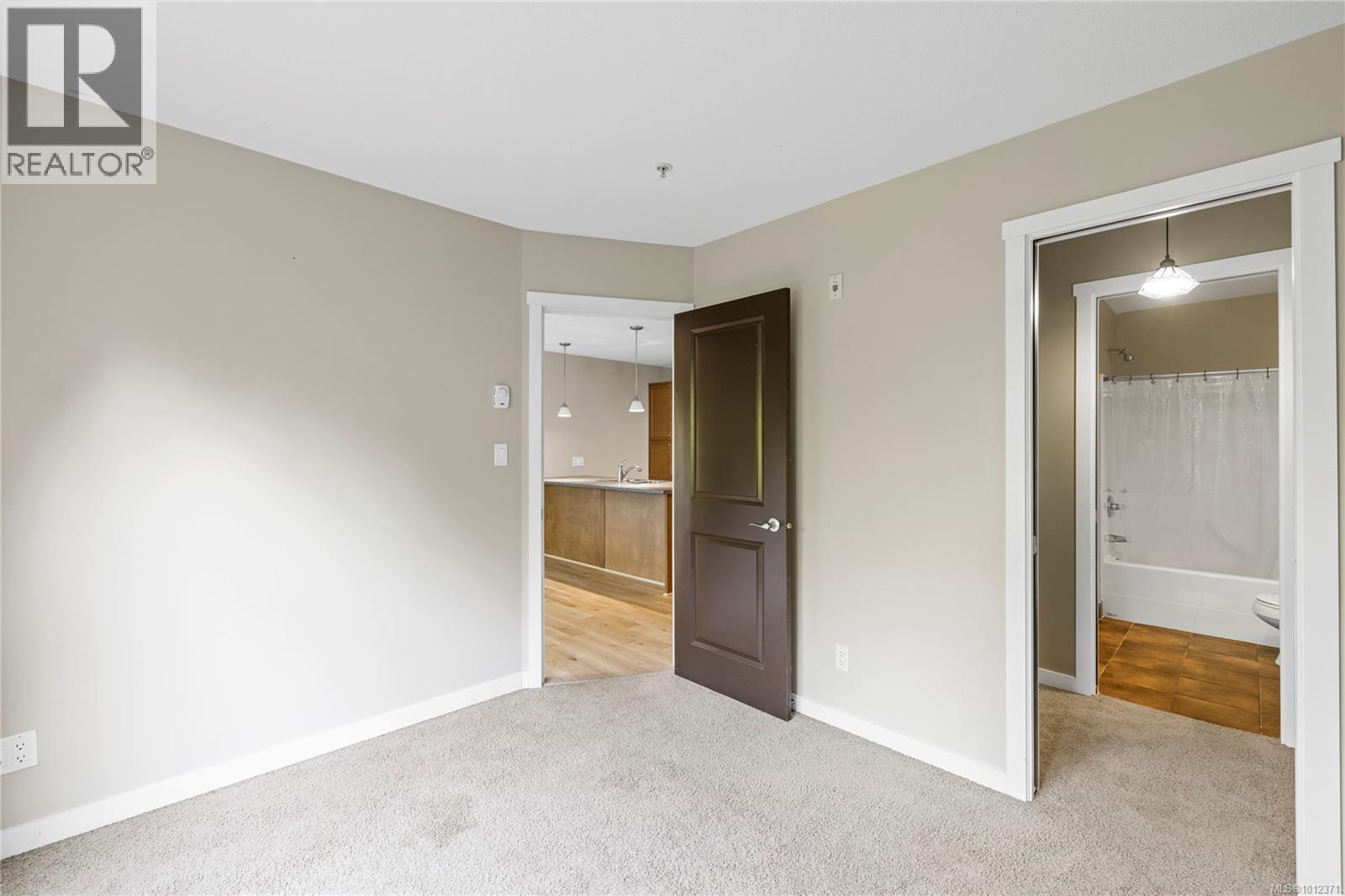 209 555 Franklyn St, Nanaimo