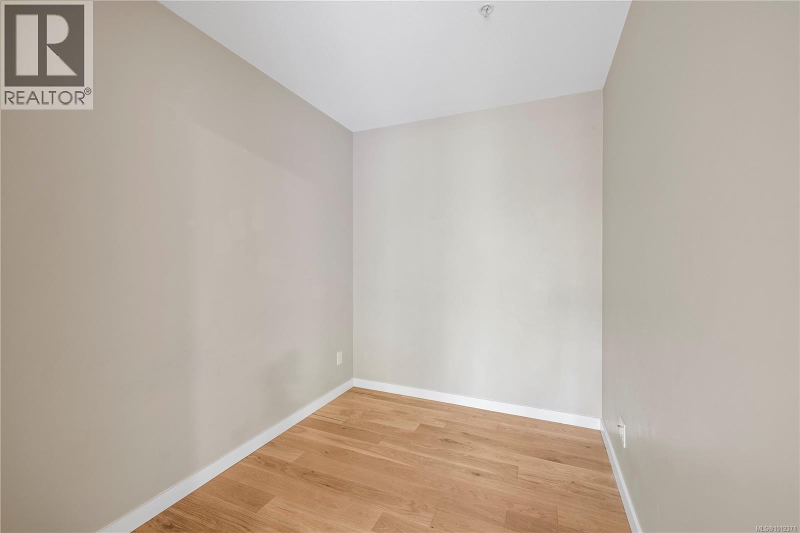 209 555 Franklyn St, Nanaimo