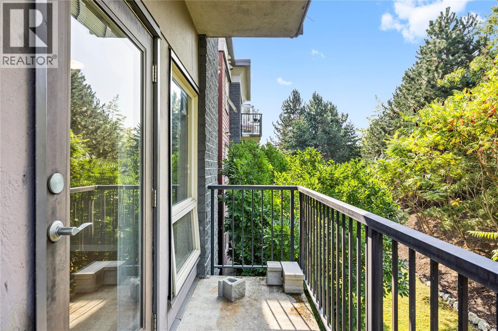 209 555 Franklyn St, Nanaimo