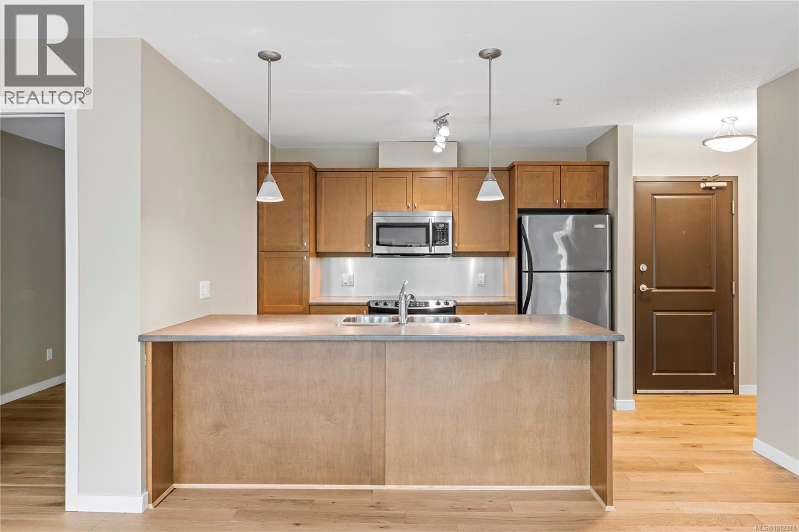 209 555 Franklyn St, Nanaimo