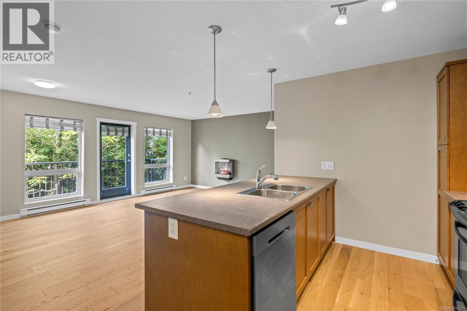 209 555 Franklyn St, Nanaimo