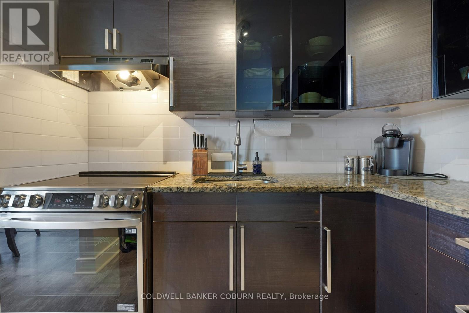 Photo 11 of 614 2020 Jasmine Crescent, Ottawa ON