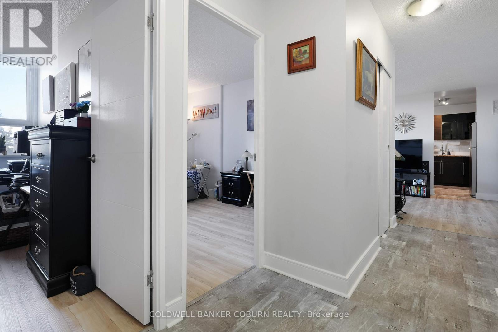 Photo 13 of 614 2020 Jasmine Crescent, Ottawa ON