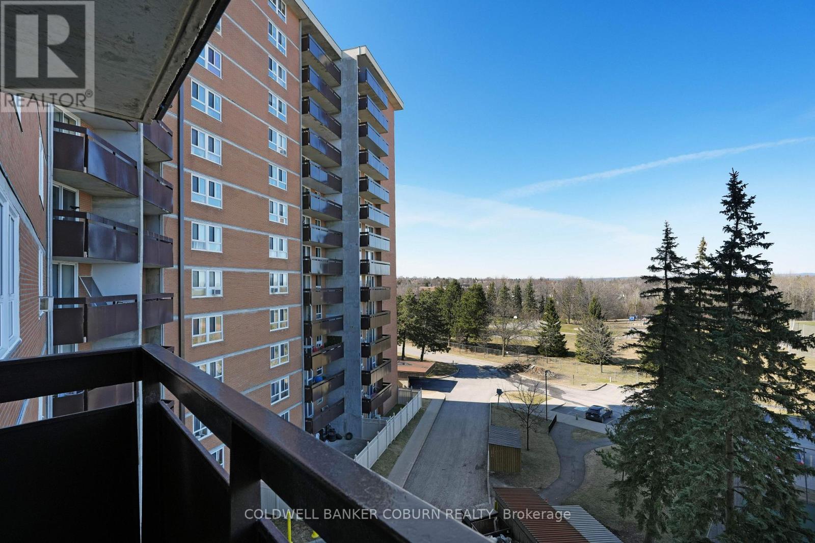 Photo 19 of 614 2020 Jasmine Crescent, Ottawa ON