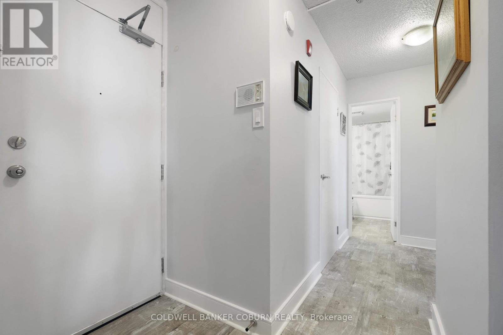 Photo 22 of 614 2020 Jasmine Crescent, Ottawa ON
