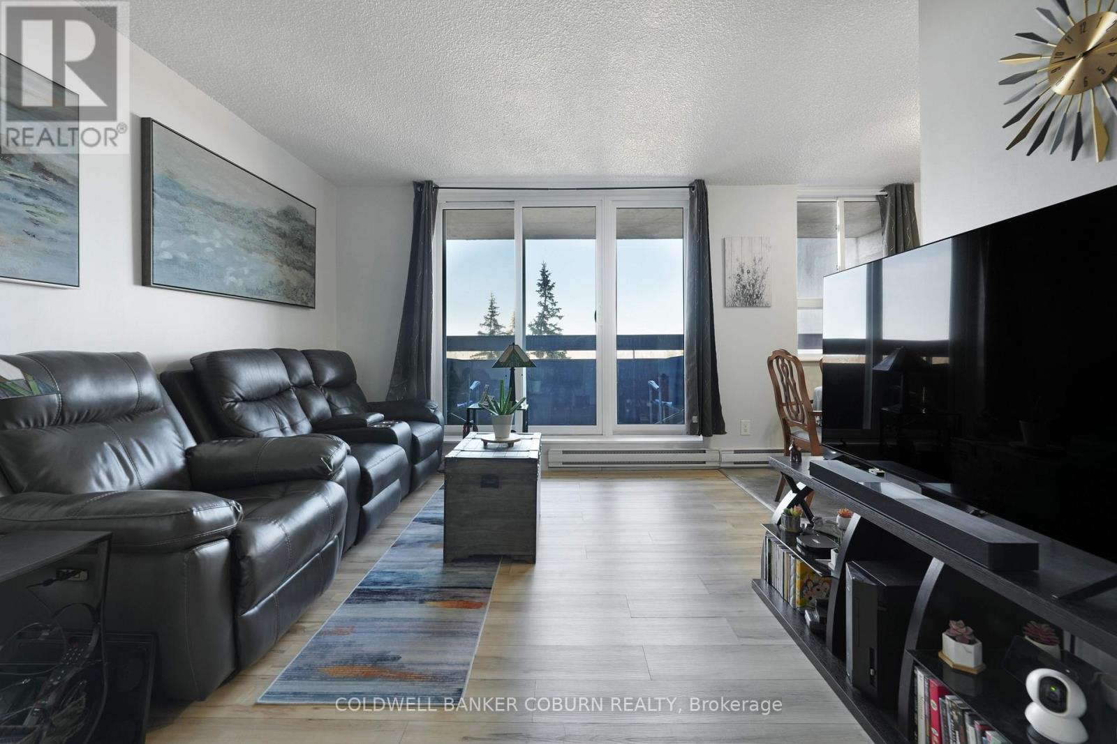 Photo 6 of 614 2020 Jasmine Crescent, Ottawa ON