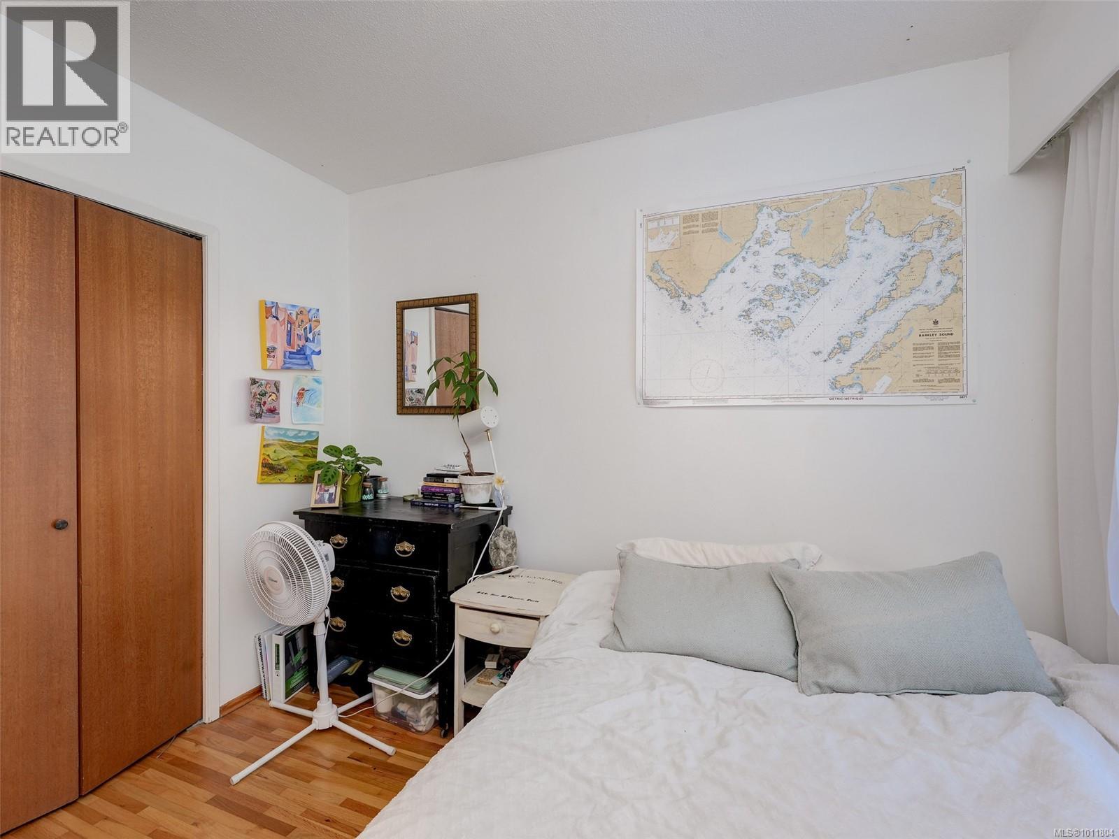 Photo 13 of 3988 Birchwood St, Saanich BC