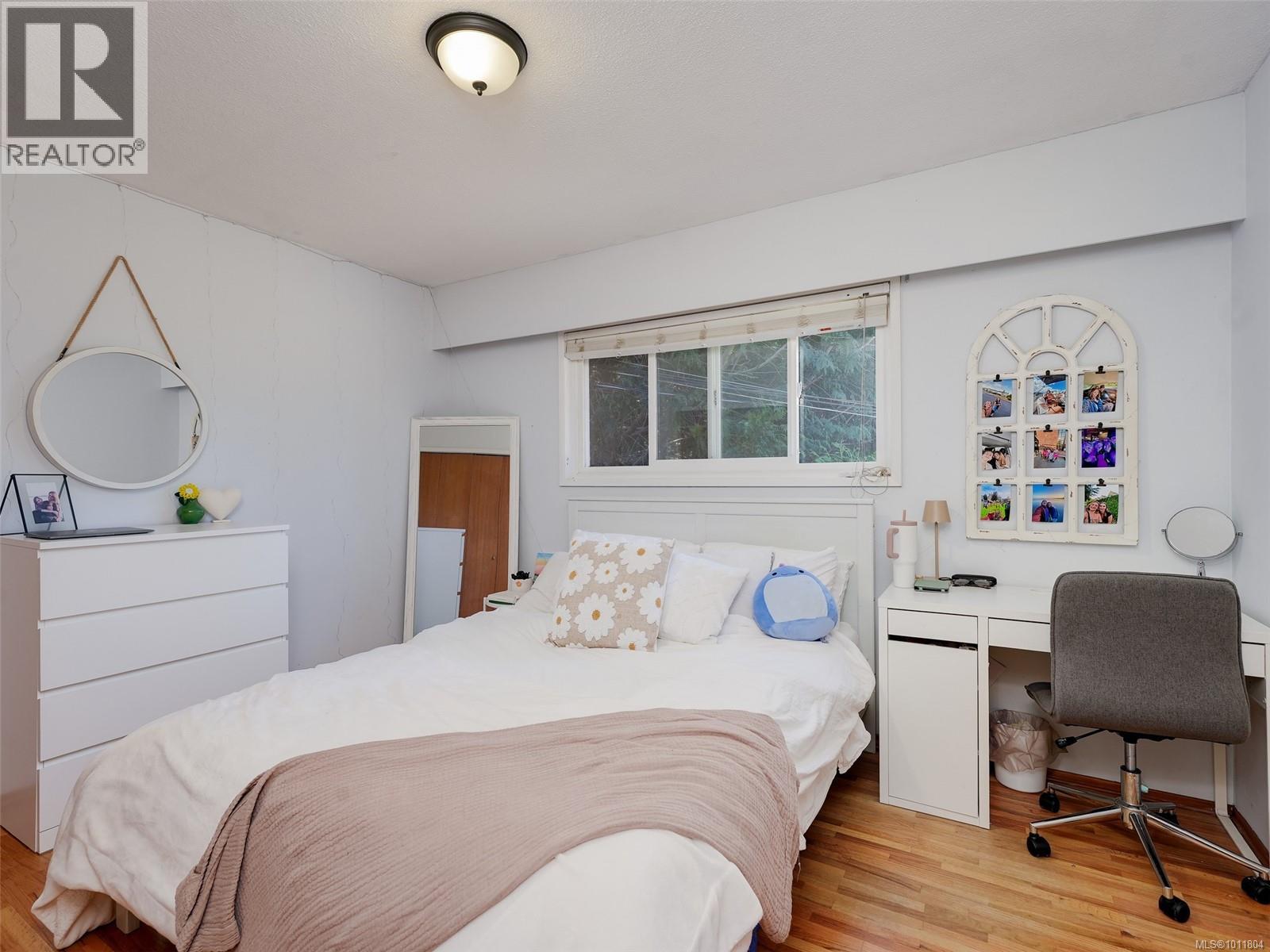 Photo 15 of 3988 Birchwood St, Saanich BC