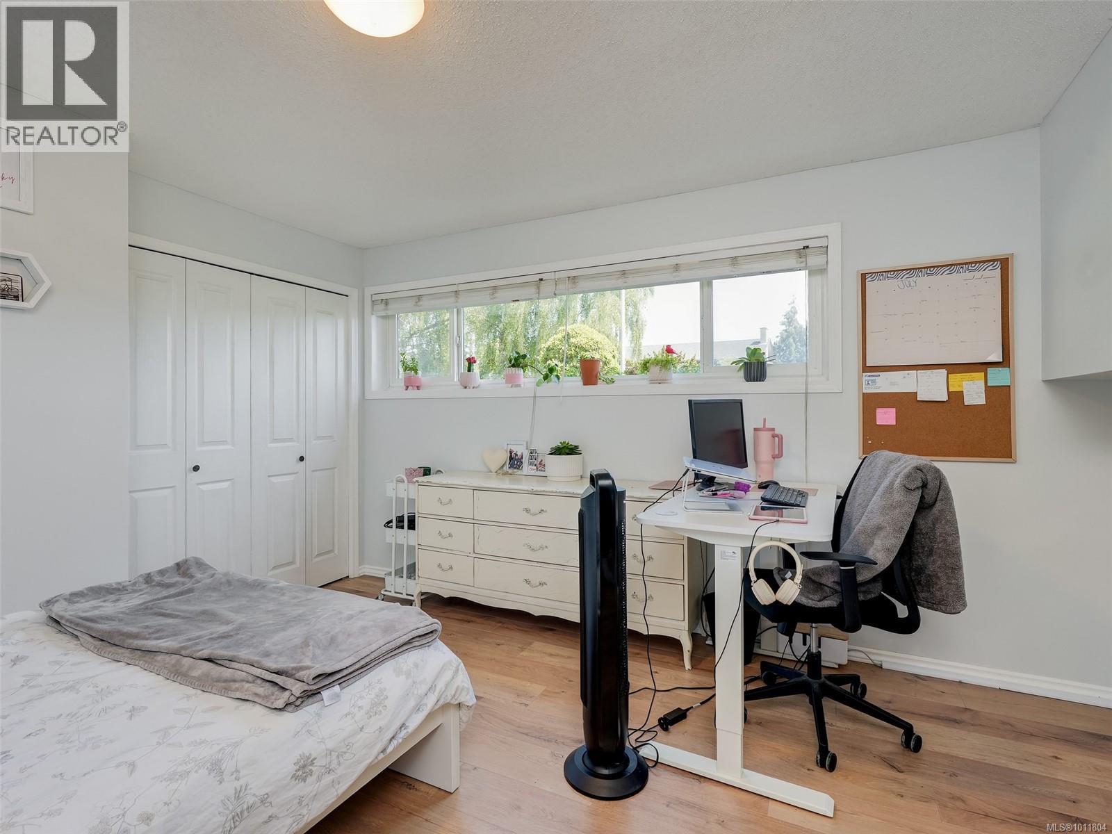 Photo 17 of 3988 Birchwood St, Saanich BC