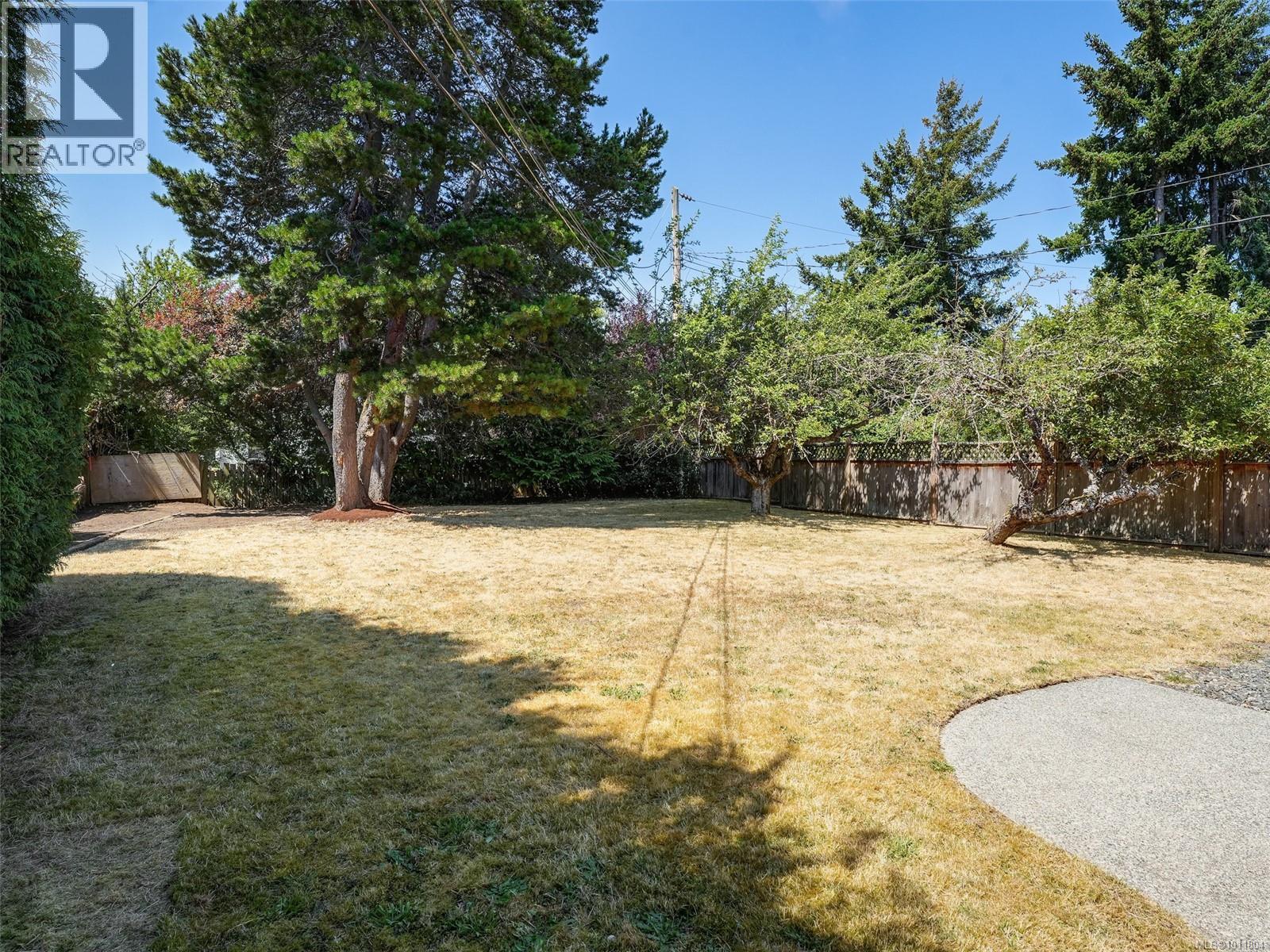 Photo 24 of 3988 Birchwood St, Saanich BC