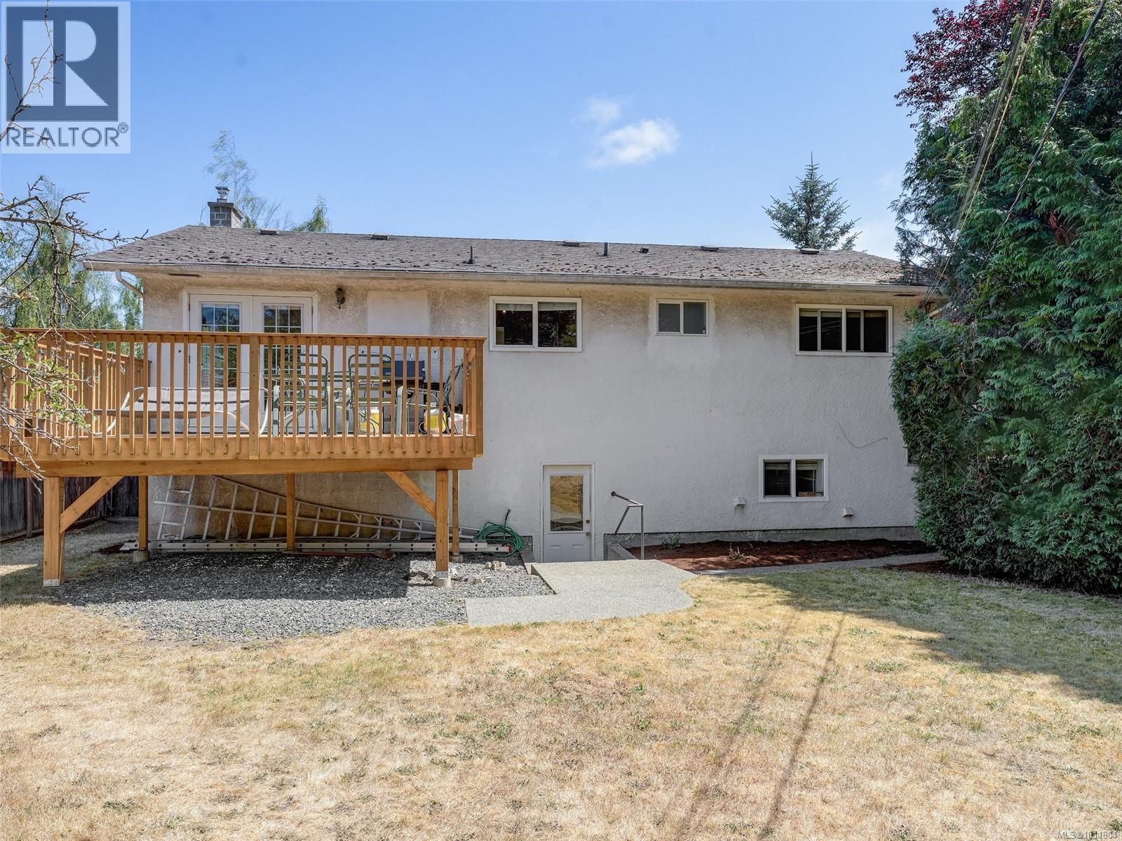 Photo 25 of 3988 Birchwood St, Saanich BC