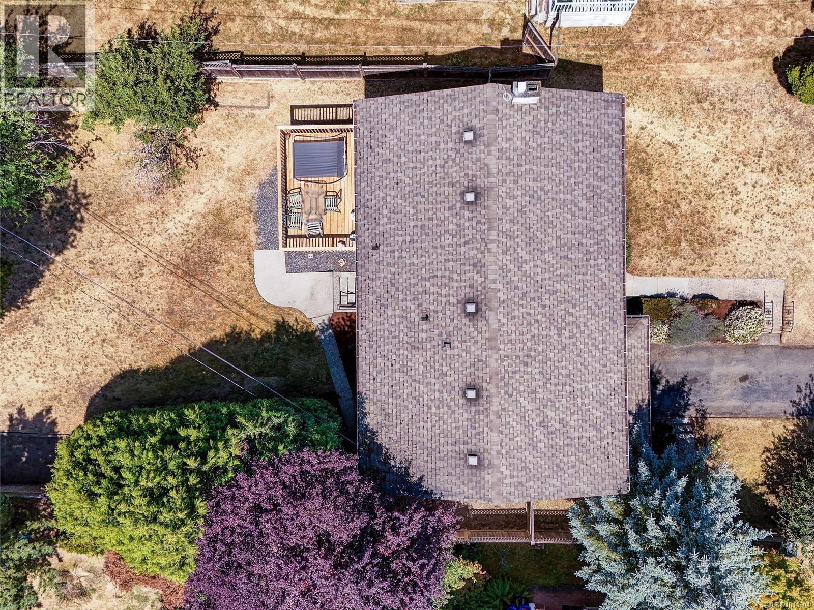 Photo 33 of 3988 Birchwood St, Saanich BC