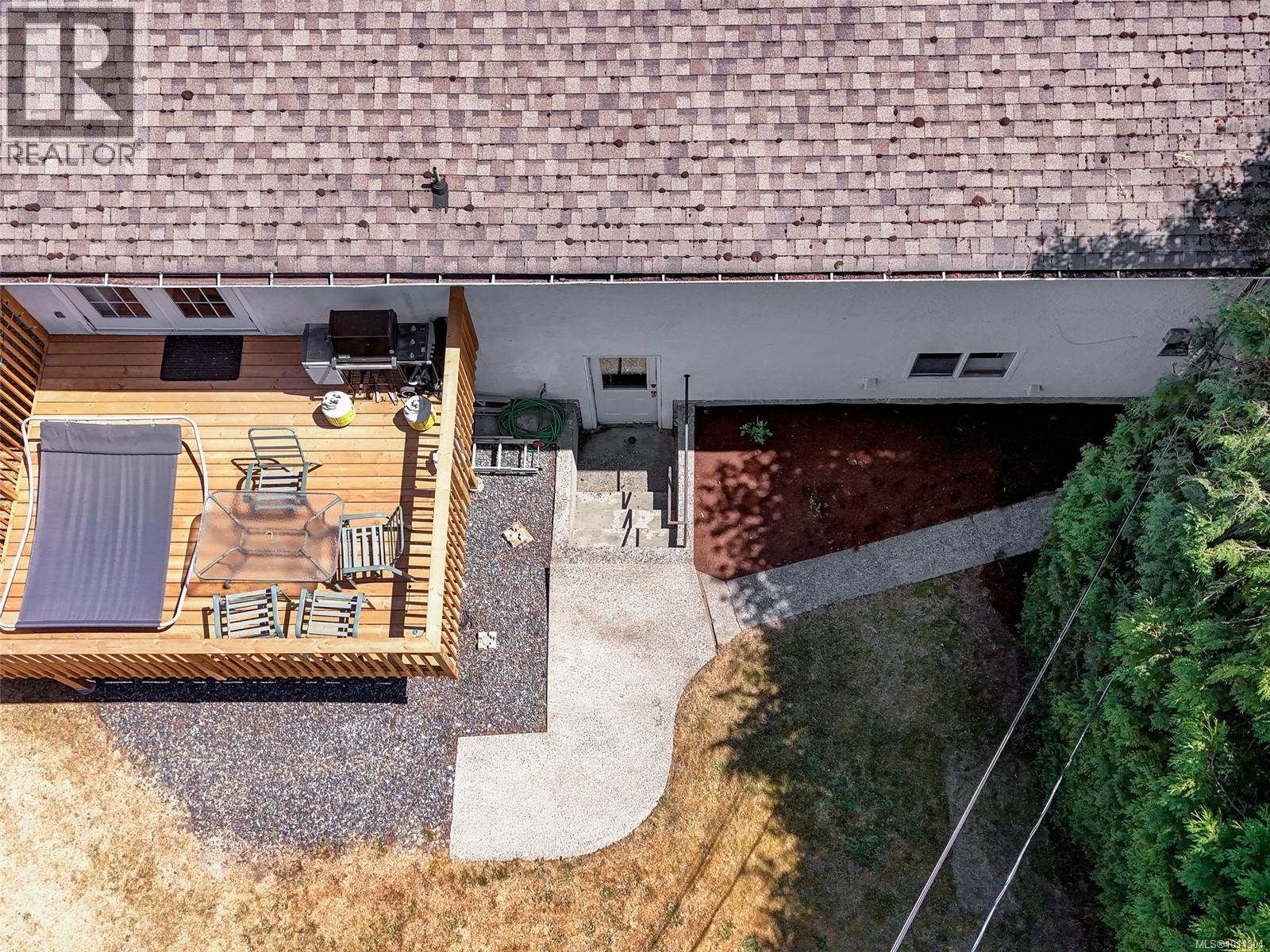 Photo 34 of 3988 Birchwood St, Saanich BC